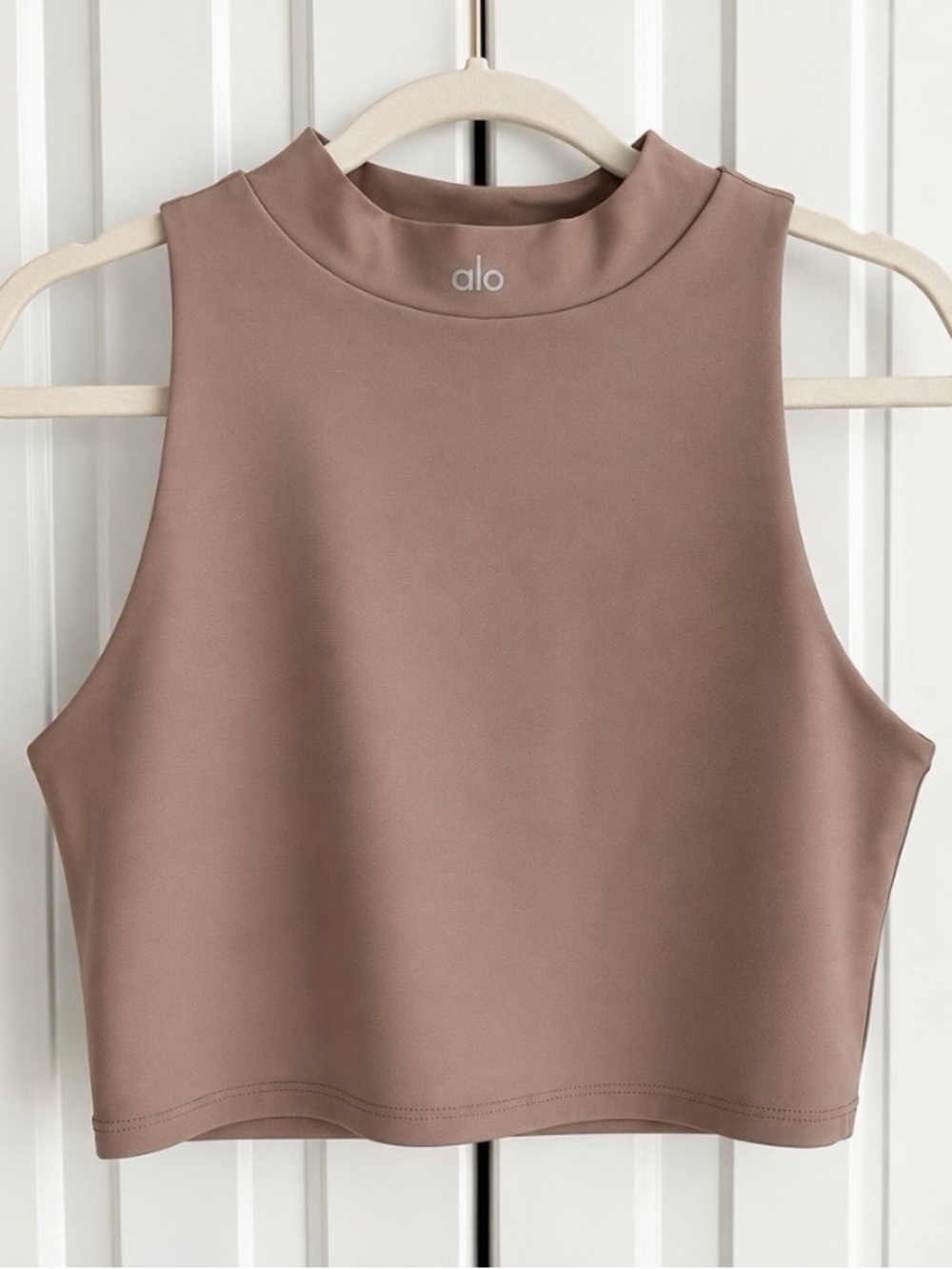 Alo Women's Mauve High Neck Cut Out Crop Tank Sports Bra Size L Worn 1x